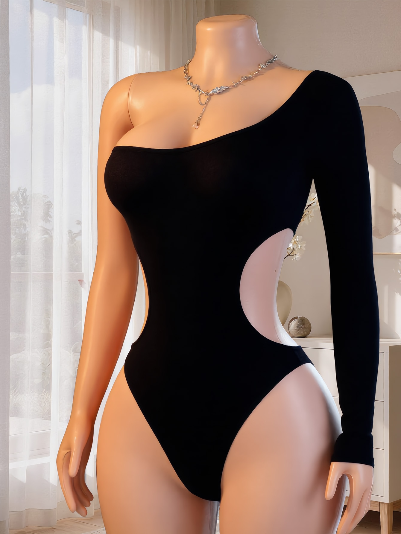 Lingerie - Body asymétrique à manches longues pour