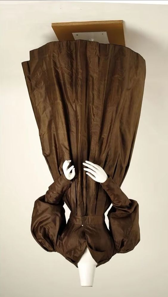 Dresses - Robe de bal victorienne à manches